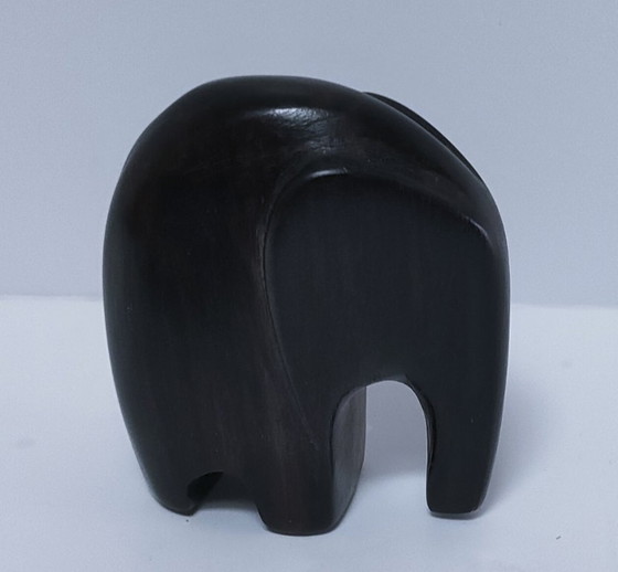 Image 1 of Dos esculturas de elefantes en madera preciosa.