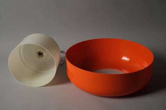 Fagerhults Belysning Suspension, Acrylique Orange et Blanc, Design Space Age des années 1960, Suède. (photo 10 of 11)