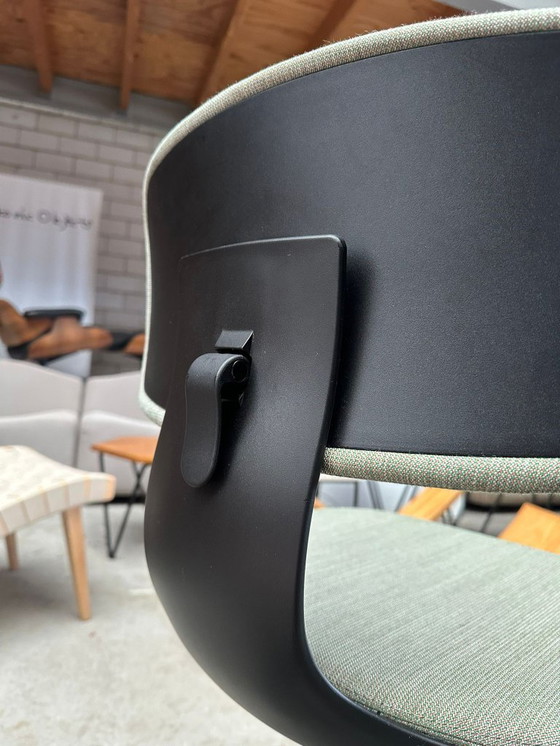 Image 1 of Sedia operativa Vitra Rookie (rosa o verde, altre disponibili)