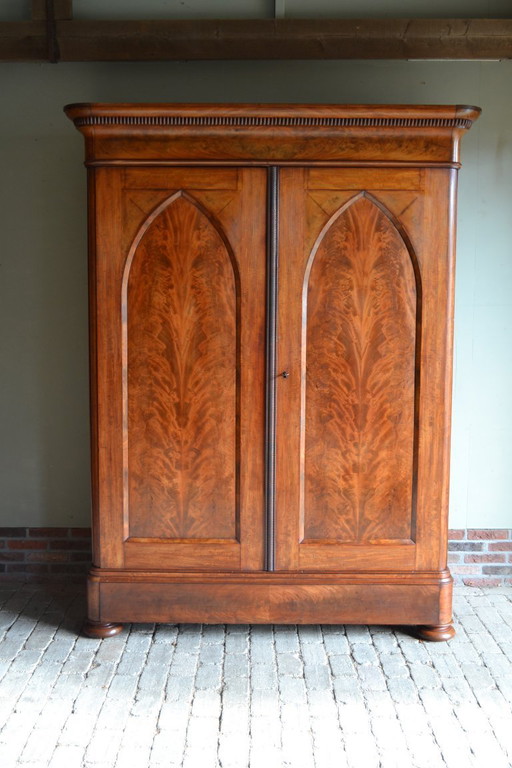 Antico corpo di guardia in mogano.