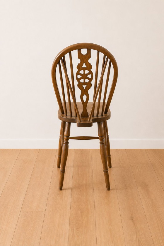 Image 1 of Classic Windsor chair set, 5 pieces, sturdy & comfortable