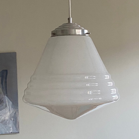 Image 1 of Grote Art Deco hanglamp van Philips in wit opaalglas.