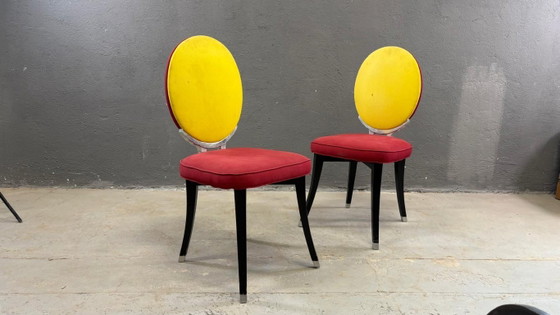 Image 1 of Een paar medaillonstoelen, model Funny Valentine, van Jean-Charles de Castelbajac, 20e eeuw