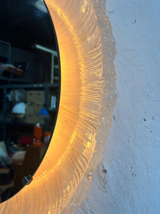 Vintage Ronde Hillebrand Iceglass Spiegel Met Verlichting – Plastic (photo 4 of 11)