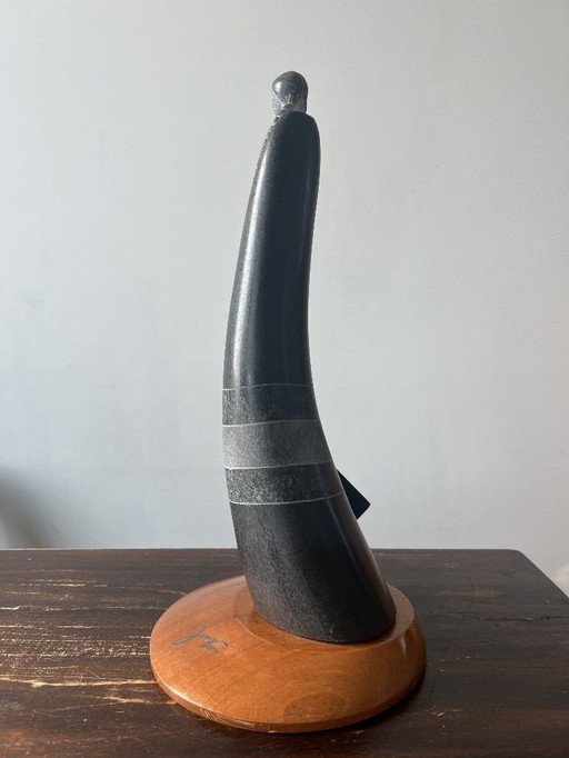 Juan Heredia – « Tawaq'u » (2024) Sculpture statue en pierre de basalte