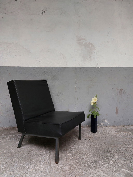 Mid-Century Black Relax Chair