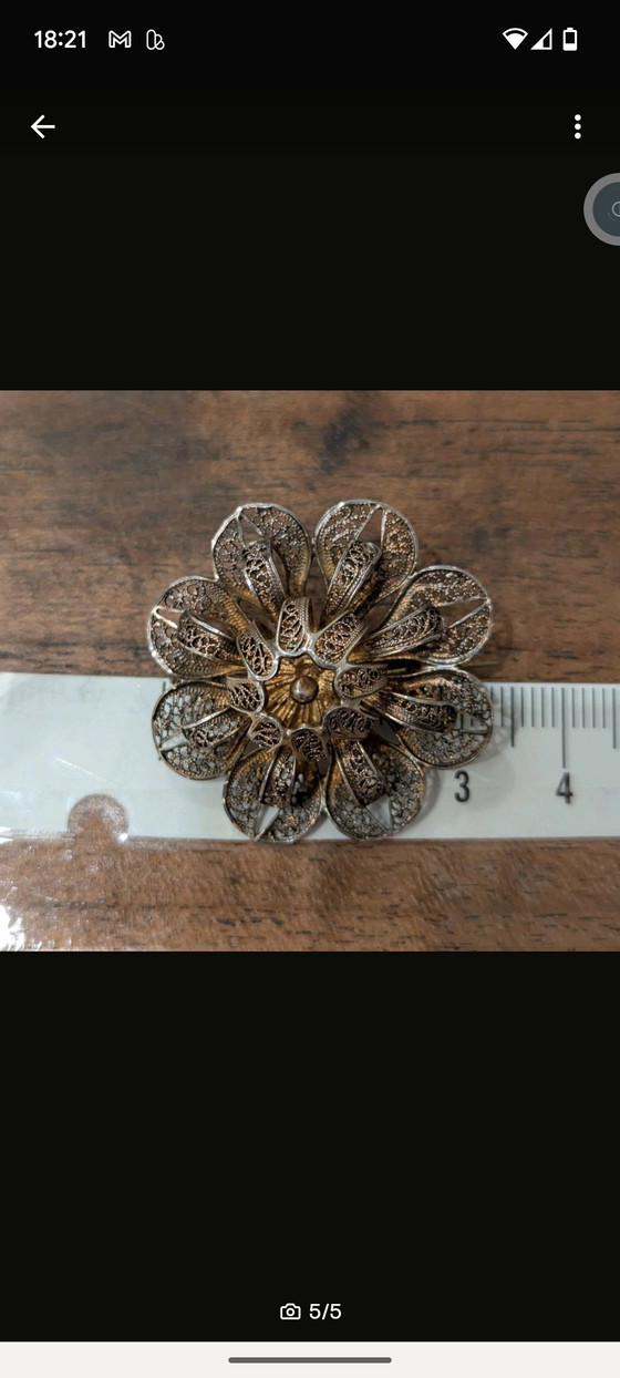 Image 1 of Beautiful old silver brooch gold plated / flower

Genuine silver gold plated

Have a look at my other items