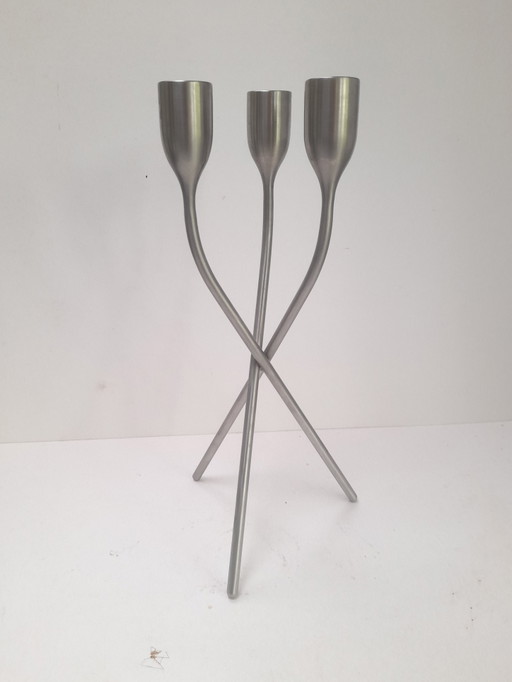 Großer, dreibeiniger Kerzenständer aus gebürstetem Aluminium