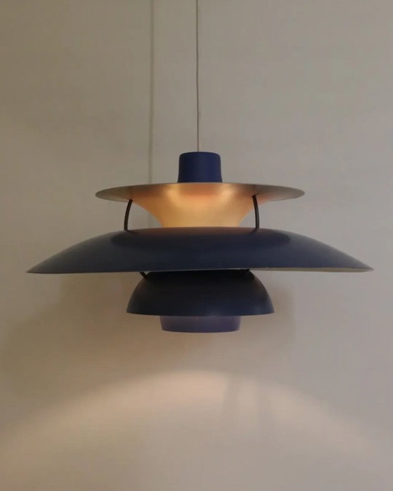 Image 1 of Lampada da tavolo vintage Louis Poulsen PH5 blu, colore unico, design danese