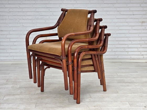 Image 1 of Ensemble de fauteuils de café danois des années 1970, en rotin et tissu nubuck.
