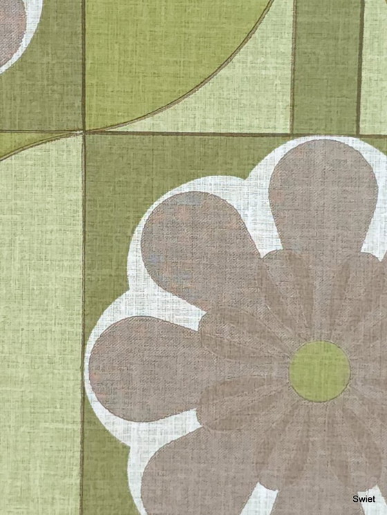 Image 1 of 14303 groovy behang jaren 70 met bloemen en vakken 