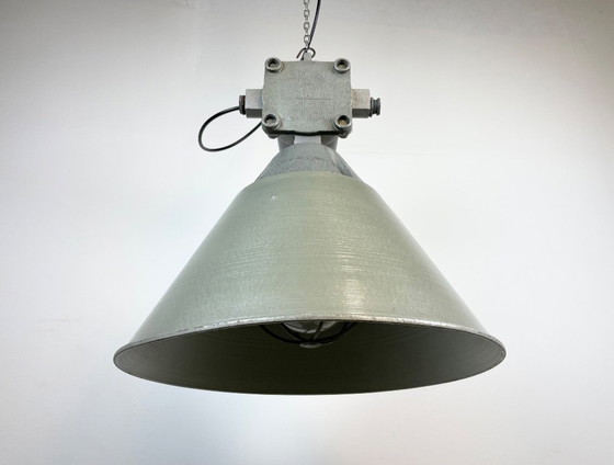 Image 1 of Industriële explosieveilige lamp met aluminium kap van Polam Wilkasy, jaren 70.