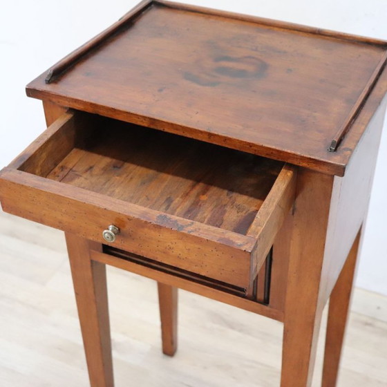 Image 1 of Antique Nightstand in walnut, Italy Early 19th Century