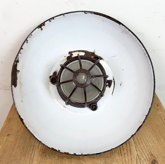 Image 1 of Lampada a sospensione industriale a gabbia in ghisa e smalto nero, anni '60