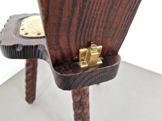 Tabouret espagnol à trois pieds | Cuir de vachette – Wood (photo 8 of 10)
