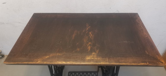 Image 1 of Table d'appoint Singer