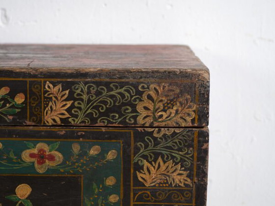 Antique painted Chinese trunk in pine wood – China, circa 1900 – Storage cabinet (photo 36 of 40)