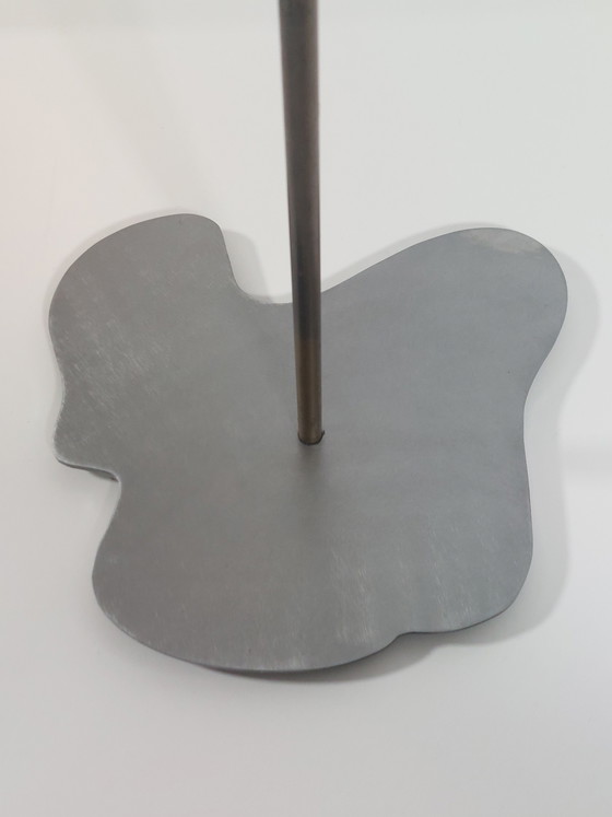 Image 1 of Een paar postmoderne metalen vintage vloerlampen van de kunstenaar