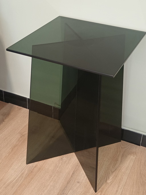 Table d'appoint en verre fumé