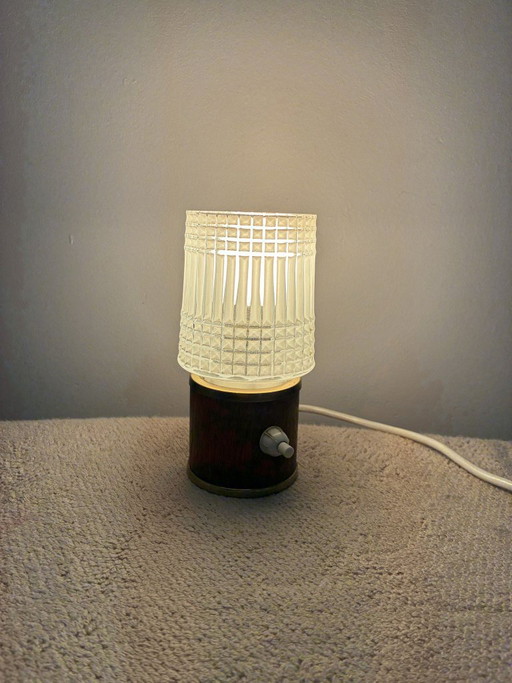 Piccola lampada da tavolo con impiallacciatura in teak e base in ottone, anni '60-'70