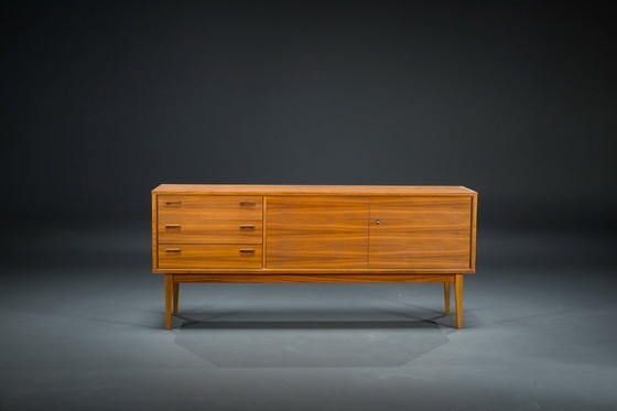 Image 1 of Buffet vintage en noyer, 1960