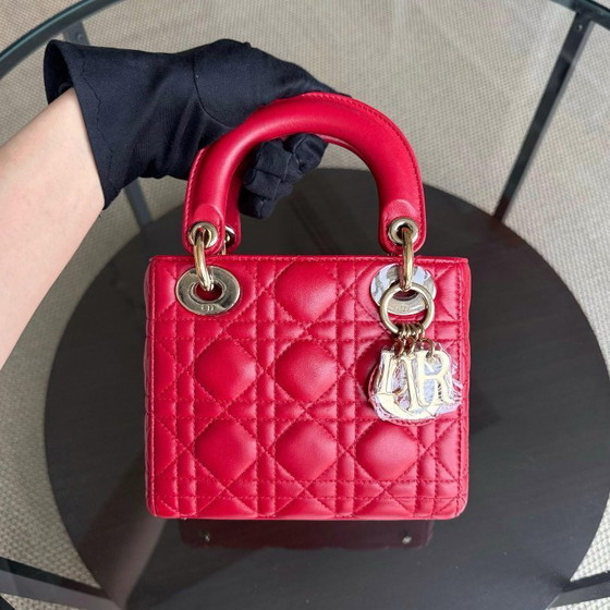 Image 1 of DIOR LADY MINI - PELLE DI AGNELLO CANNAGE ROSSO, DETTAGLI ORO, CINTURINO REGOLABILE