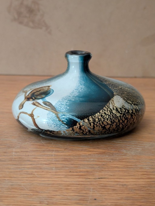 Vaso in vetro soffiato multistrato con inclusioni d'oro, laboratorio di Biot, firmato JM OPERTO