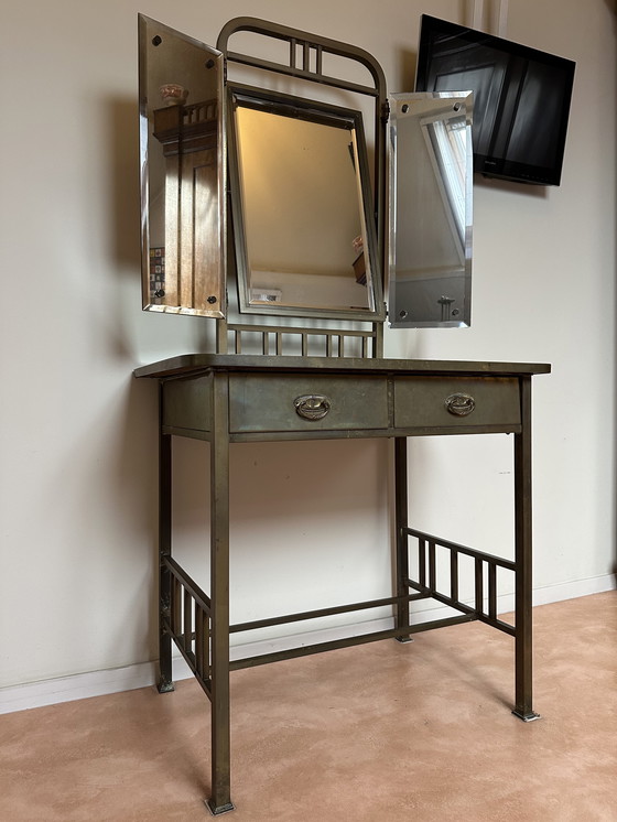 Image 1 of Koperen art deco kaptafel met spiegelpanelen 