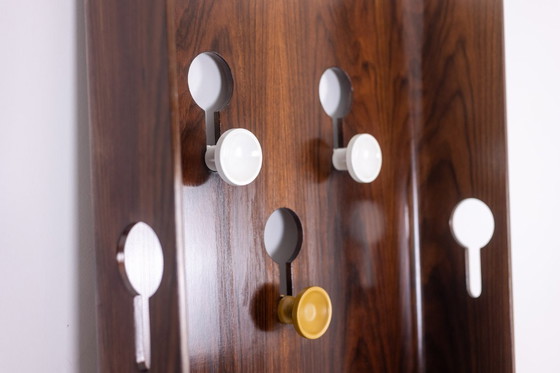 Image 1 of Carlo di Carli. Garderobenständer aus Palisanderfurnier. 1960er Jahre.