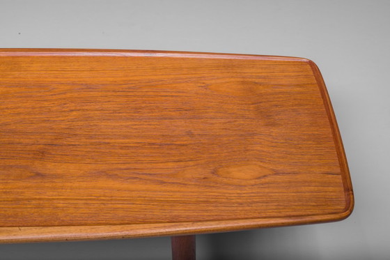 Image 1 of Teakhouten salontafel van Finn Juhl, jaren 1960
