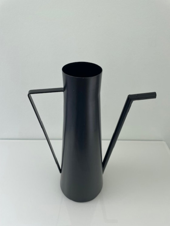 Image 1 of Annaffiatoio/vaso di design minimalista "Portici" in ferro nero opaco
