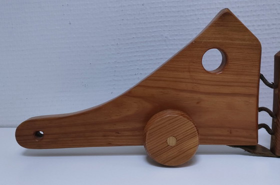 Image 1 of Escultura articulada de cocodrilo de madera maciza