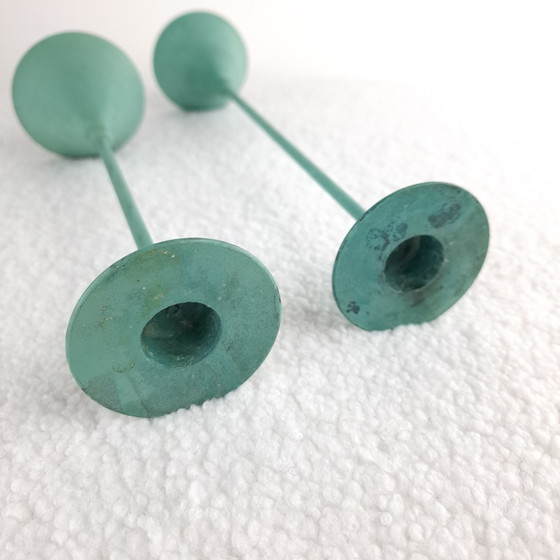 Lot de 2 bougeoirs diabolo vintage Memphis Milano années 1980 turquoise – Bougeoirs et chandeliers, Metal (photo 4 of 5)