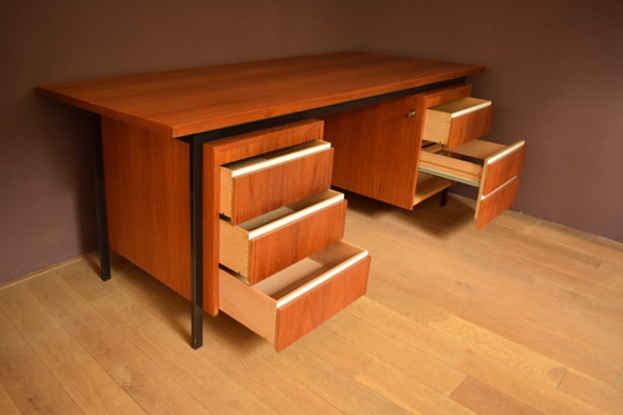 Mooi ruim vintage bureau – Eeka Meubel, Metal, Wood (photo 2 of 7)