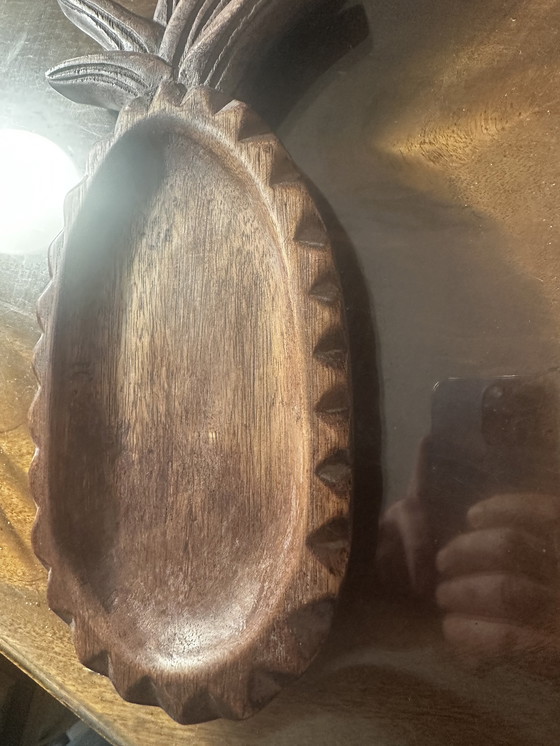 Image 1 of Vide poche vintage forme Ananas en bois sculpté
