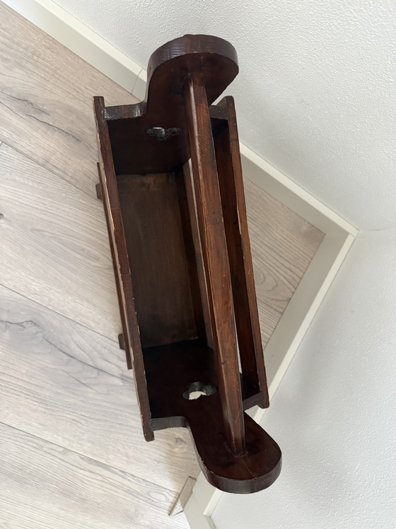 Image 1 of Revistero antiguo de madera maciza
