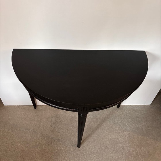 Image 1 of Consola de media luna