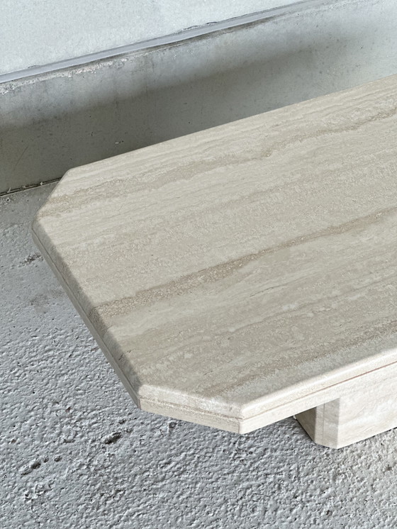 Image 1 of Table basse vintage en travertin
