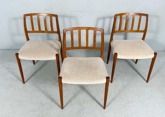 Image 1 of JL Møllers, ensemble de 4 chaises de salle à manger, modèle '83', teck, laine, années 1960, Danemark (4)