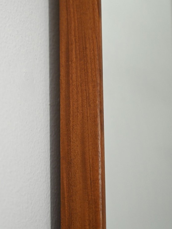 Image 1 of Zweedse Scandinavische teakhouten spiegel met label