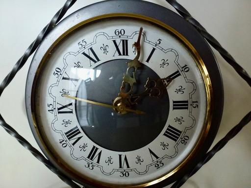 Horloge électrique vintage de la marque NUFA.