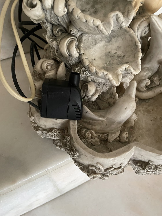 Image 1 of Room fountain with 3 calyx lamps