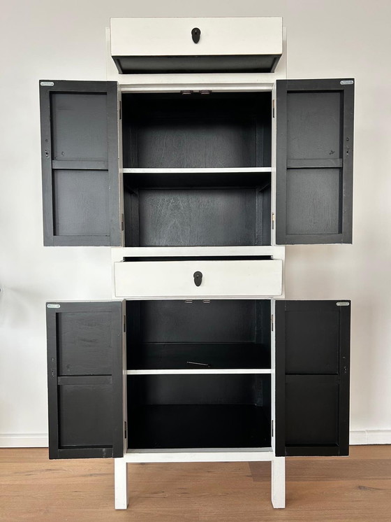 Image 1 of Weißholzschrank im chinesischen Stil