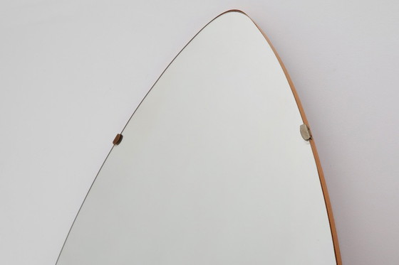 Image 1 of Specchio vintage a forma di triangolo organico con retro in legno, Belgio anni '60