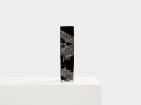 Image 1 of Jarrón rojo de cristal opalino negro Art Déco de Anatole Riecke, 1949.
