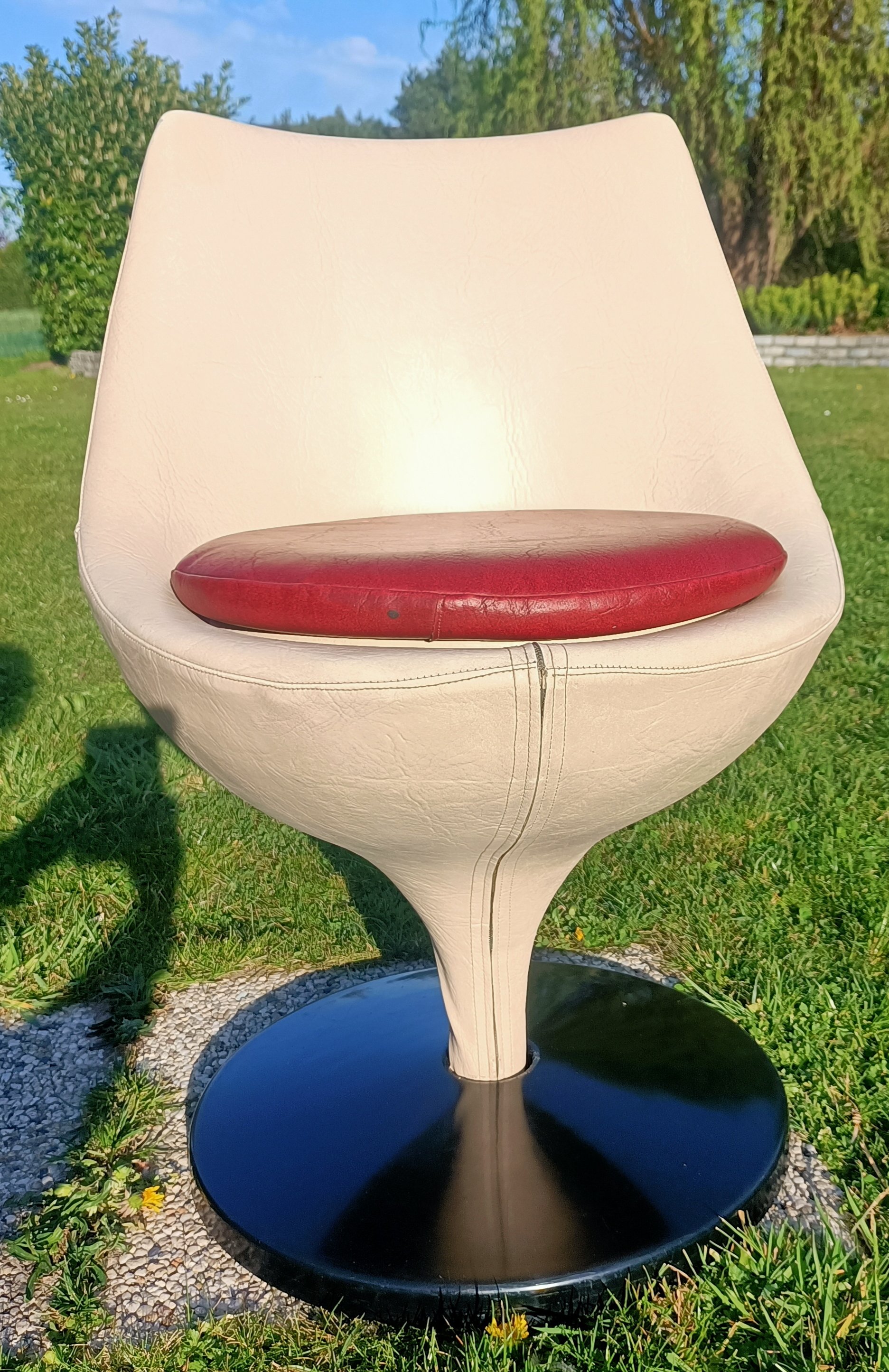 Meurop Furniture | Whoppah Meurop Furniture | Whoppah