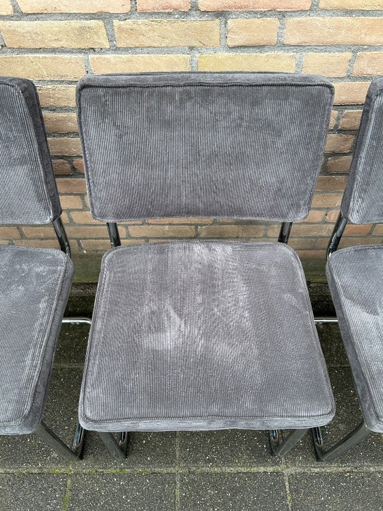 Image 1 of 4 sedie a slitta in velluto a coste con struttura tubolare cromata