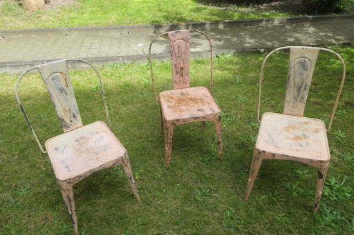 Set van 3 vroeg 20e eeuwse gepatineerde Tolix geïnspireerde Bistro tuinstoelen