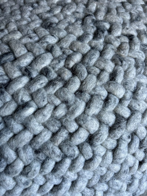 pouf en laine fait main