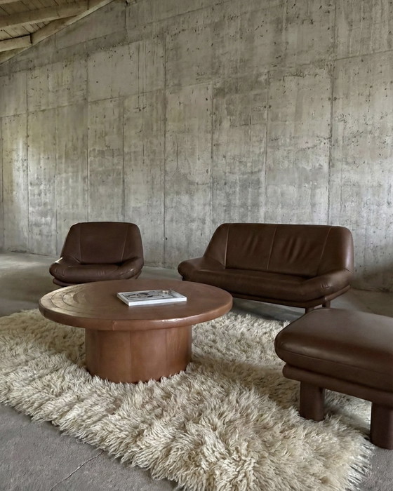 Image 1 of COGNAC LEATHER COFFEE TABLE IN DE SEDE STYLE, ROUND, XL, PATCHWORK, 1970s